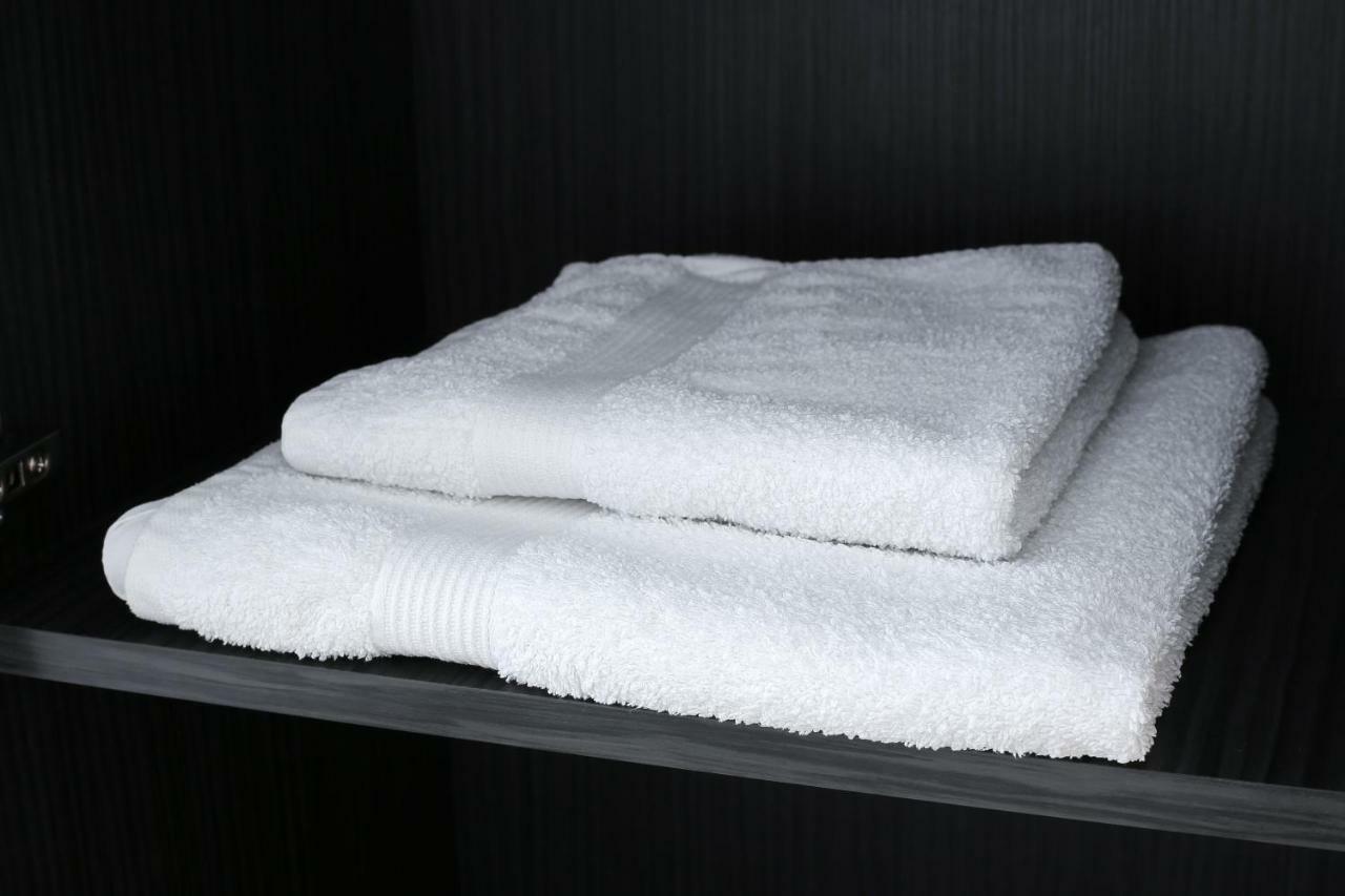 Black&White Apartment In Smart Plaza Kiev Esterno foto