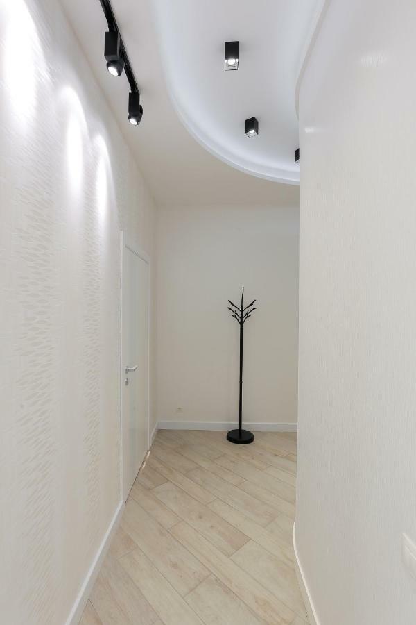 Black&White Apartment In Smart Plaza Kiev Esterno foto